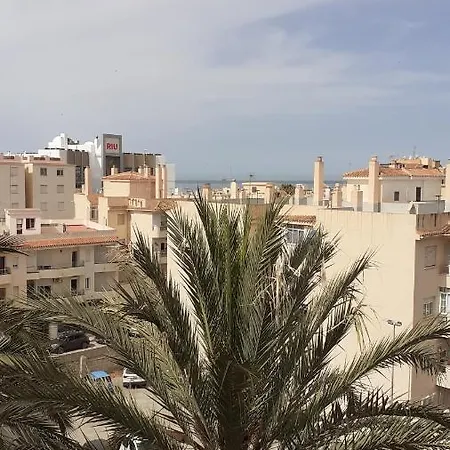 Amplio Piso Al Lado De La Playa En Апартаменти *