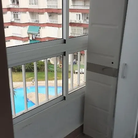 Amplio Piso Al Lado De La Playa En דירה
